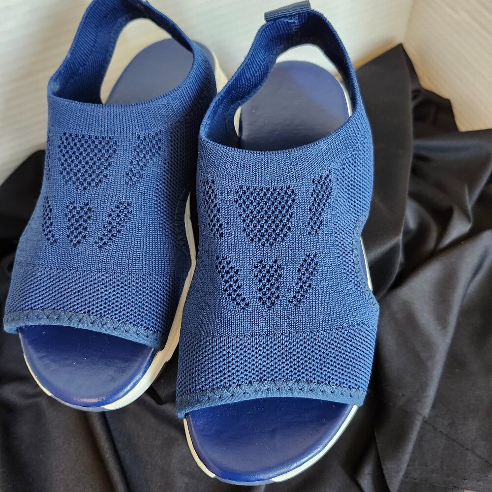 Navy Blue Women's Open-toe Athletic Sandal, size 6.5", by Owlkay